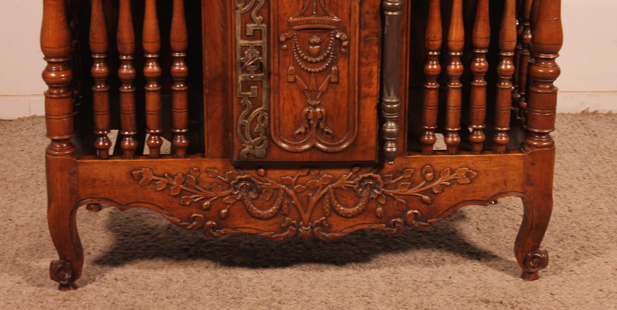 Panetière Provençale en Noyer massif – XVIIIe-photo-3