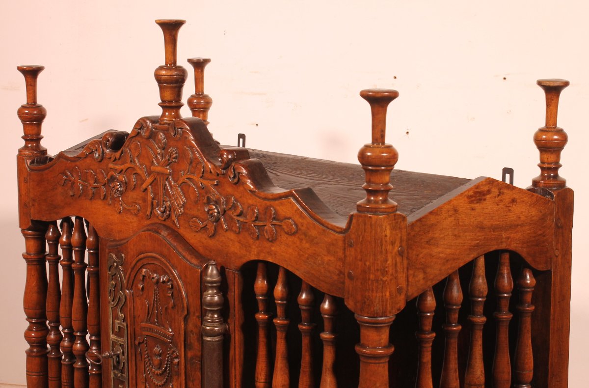 Panetière Provençale en Noyer massif – XVIIIe-photo-3