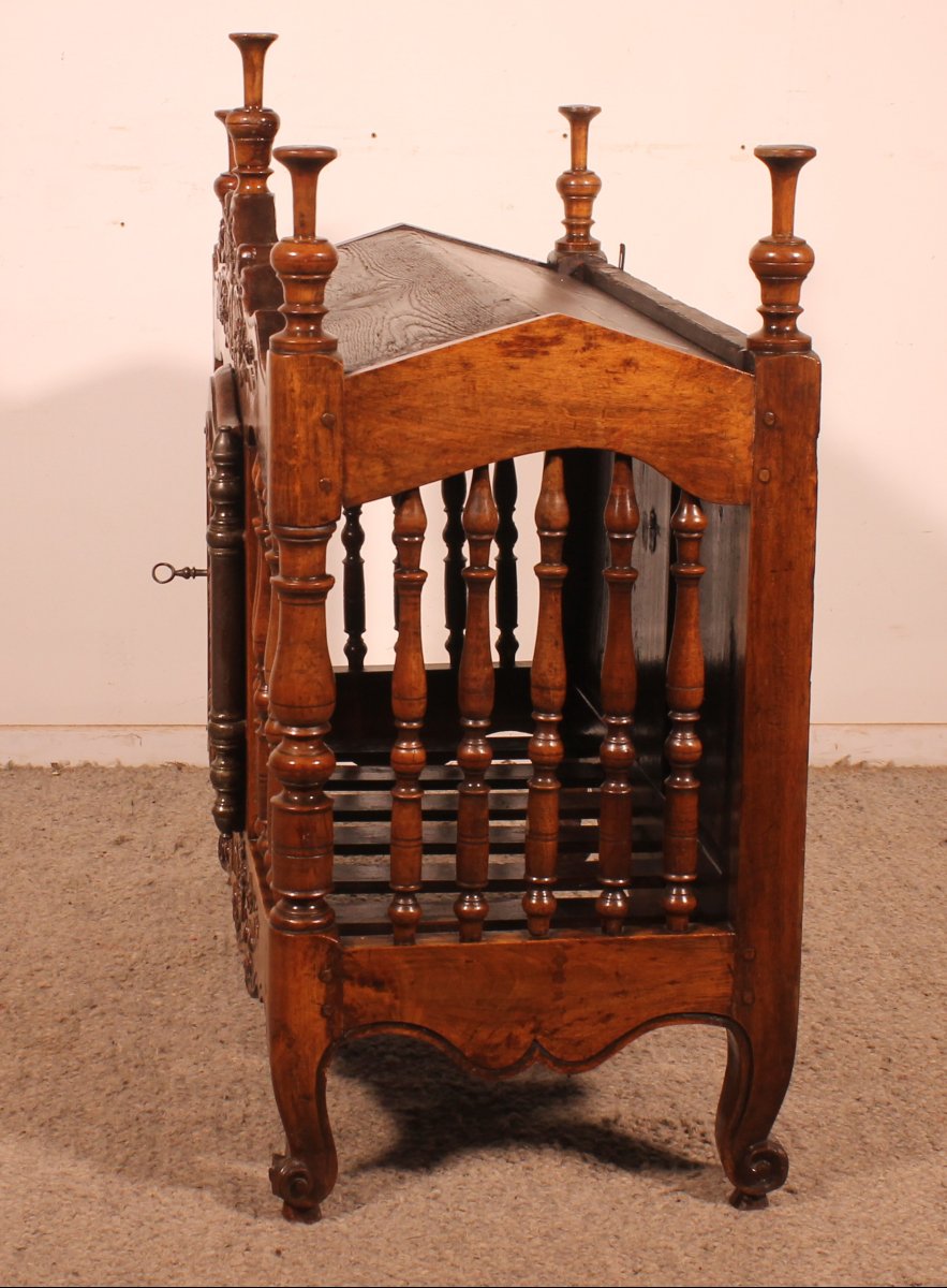 Panetière Provençale en Noyer massif – XVIIIe-photo-4