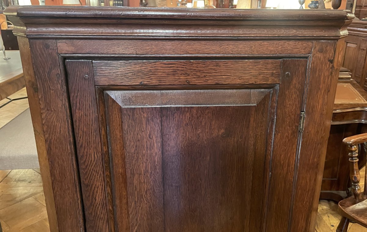 English Oak Corner Cabinet, Circa 1800-photo-2