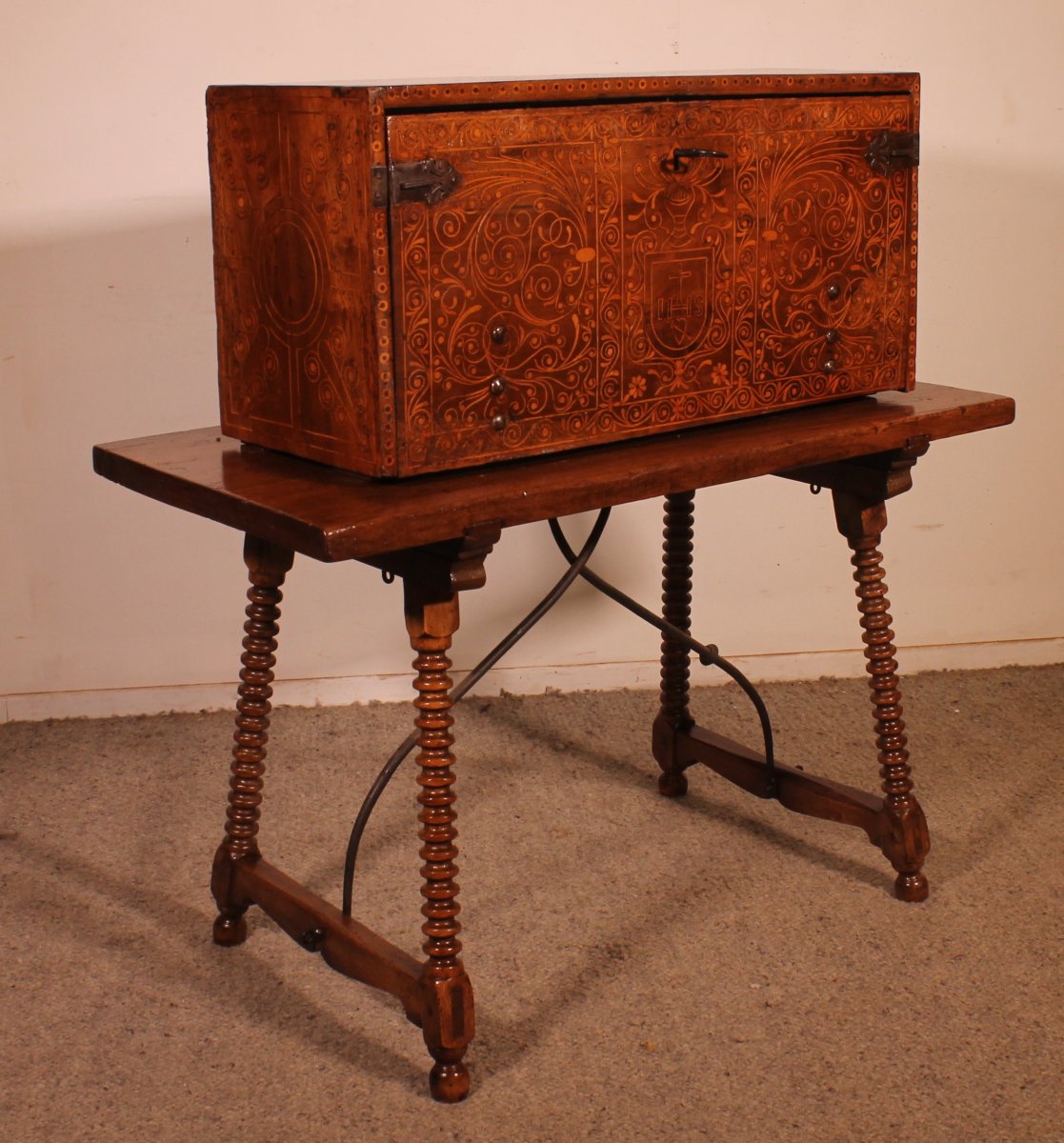 Renaissance Bargueno In Walnut And Fruitwood Marquetry - 16th Century-photo-2