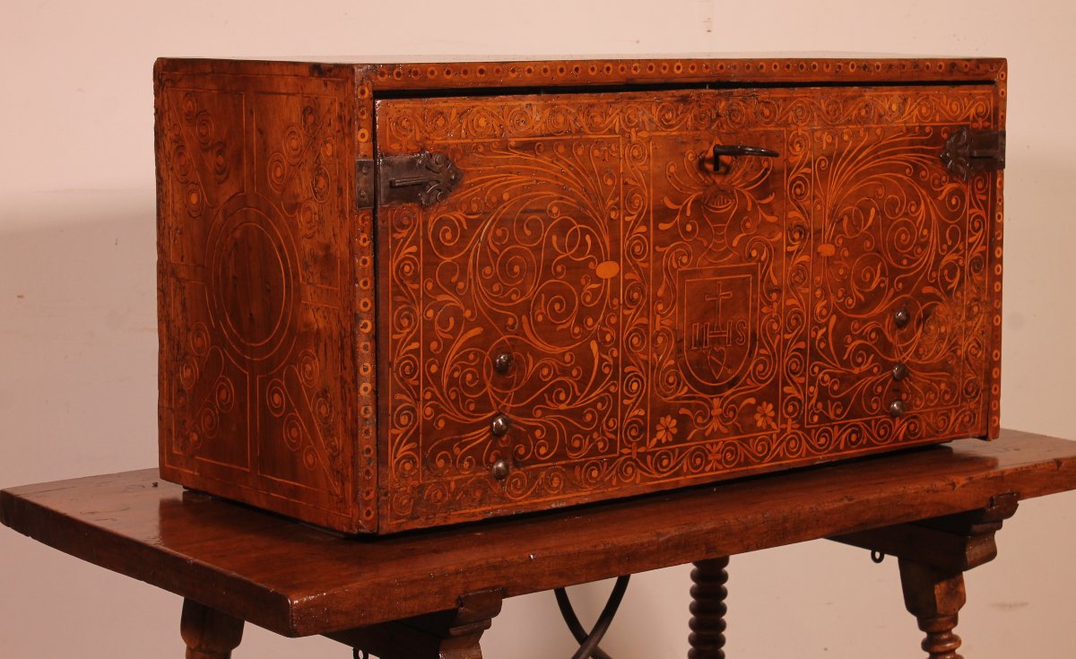 Renaissance Bargueno In Walnut And Fruitwood Marquetry - 16th Century-photo-3