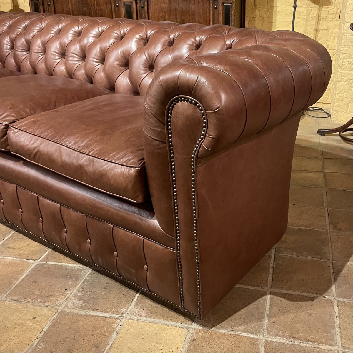 canapé chesterfield 3 places en cuir brun-photo-4