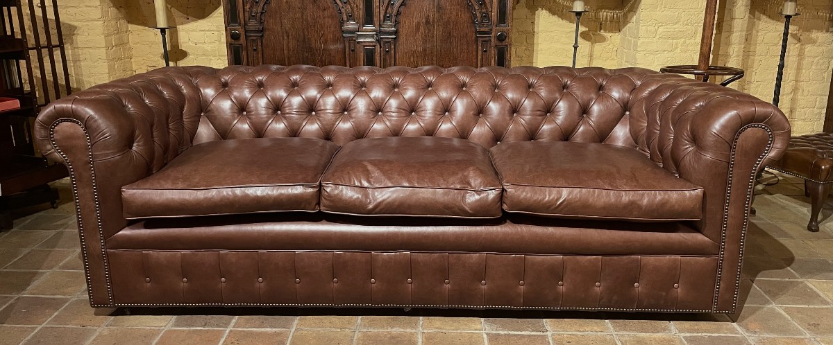 canapé chesterfield 3 places en cuir brun