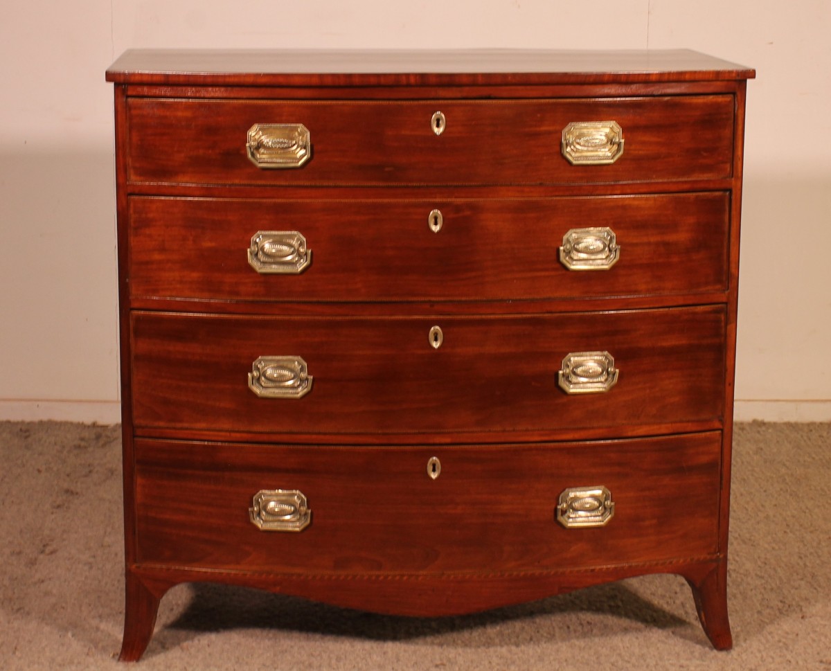 Commode bombée En Acajou et incrustations circa 1800
