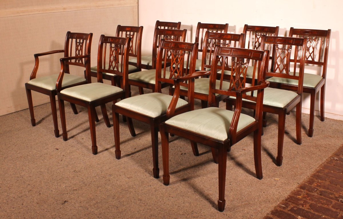 Série de 10 chaises et deux fauteuils en acajou de style hepplewhite-photo-2