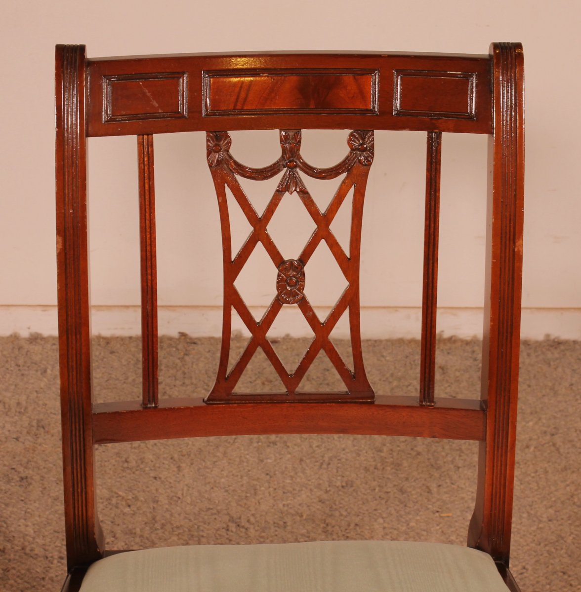 Série de 10 chaises et deux fauteuils en acajou de style hepplewhite-photo-2