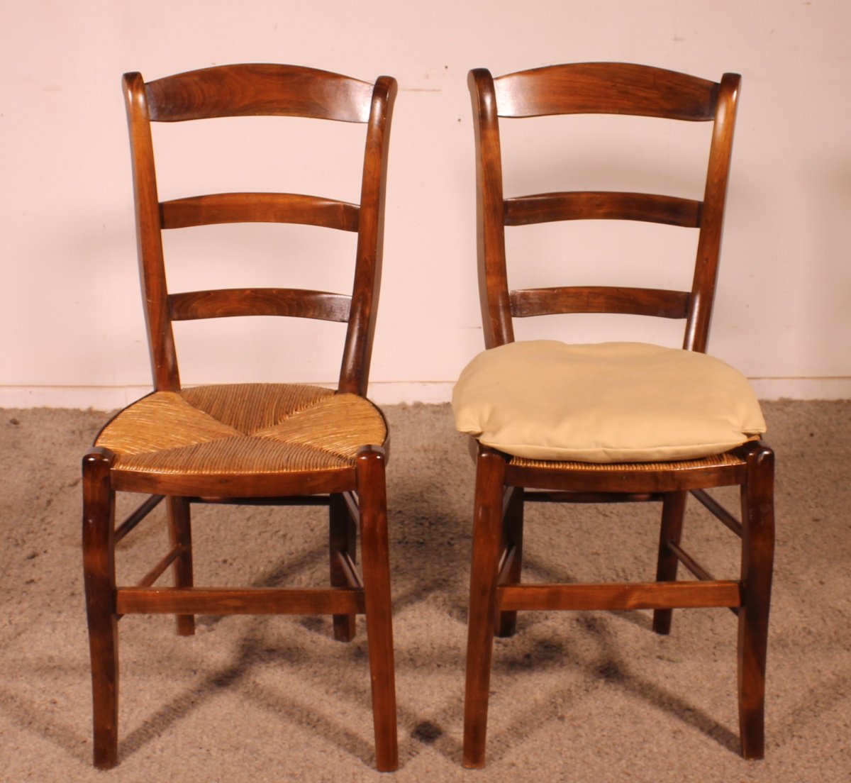 Set Of 8 Straw Chairs In Cherry Wood-photo-3