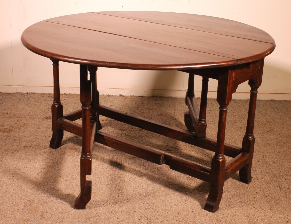 18th-century Oak Gateleg Table