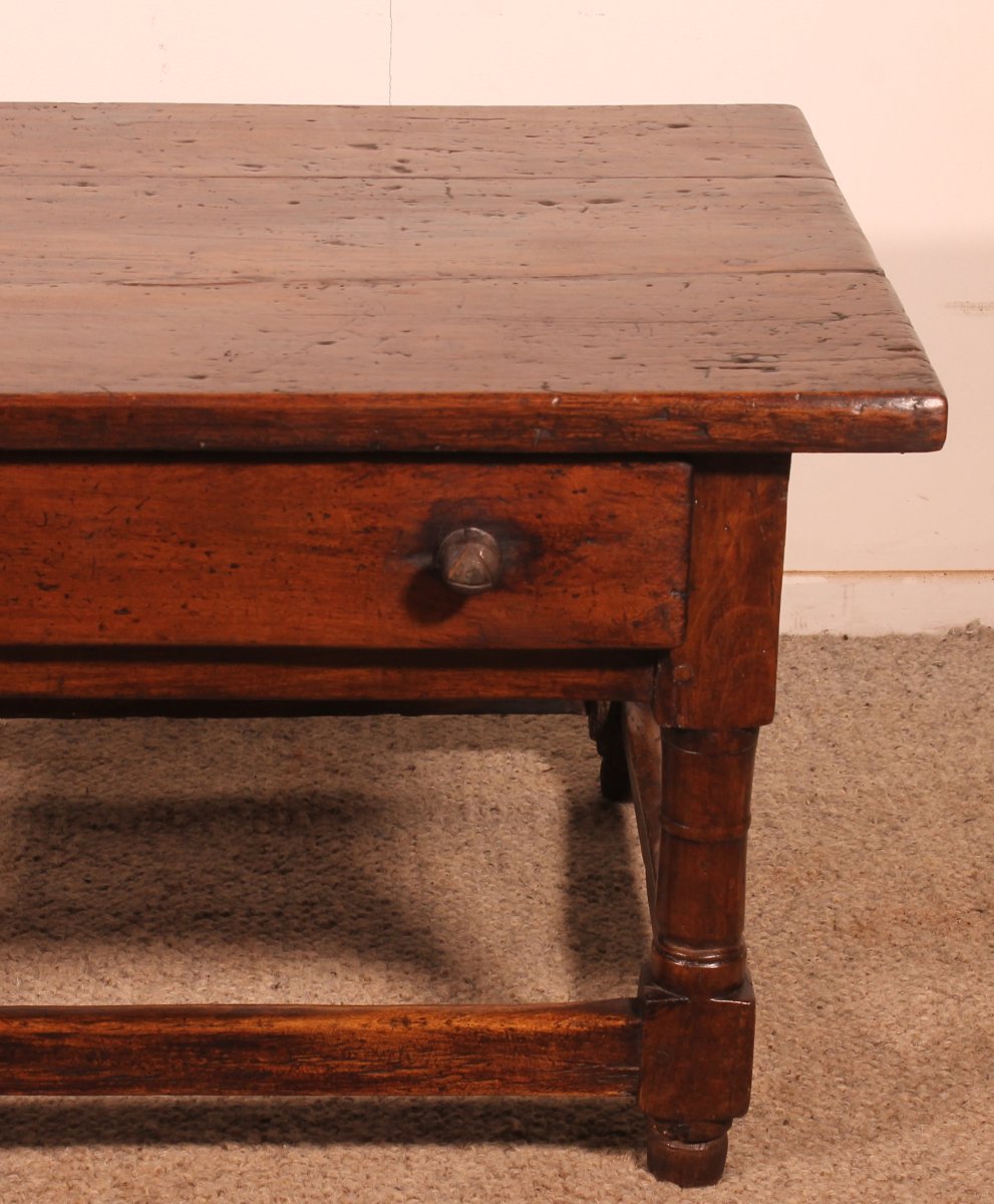 Spanish Walnut Coffee Table, Late 16th Century -photo-4
