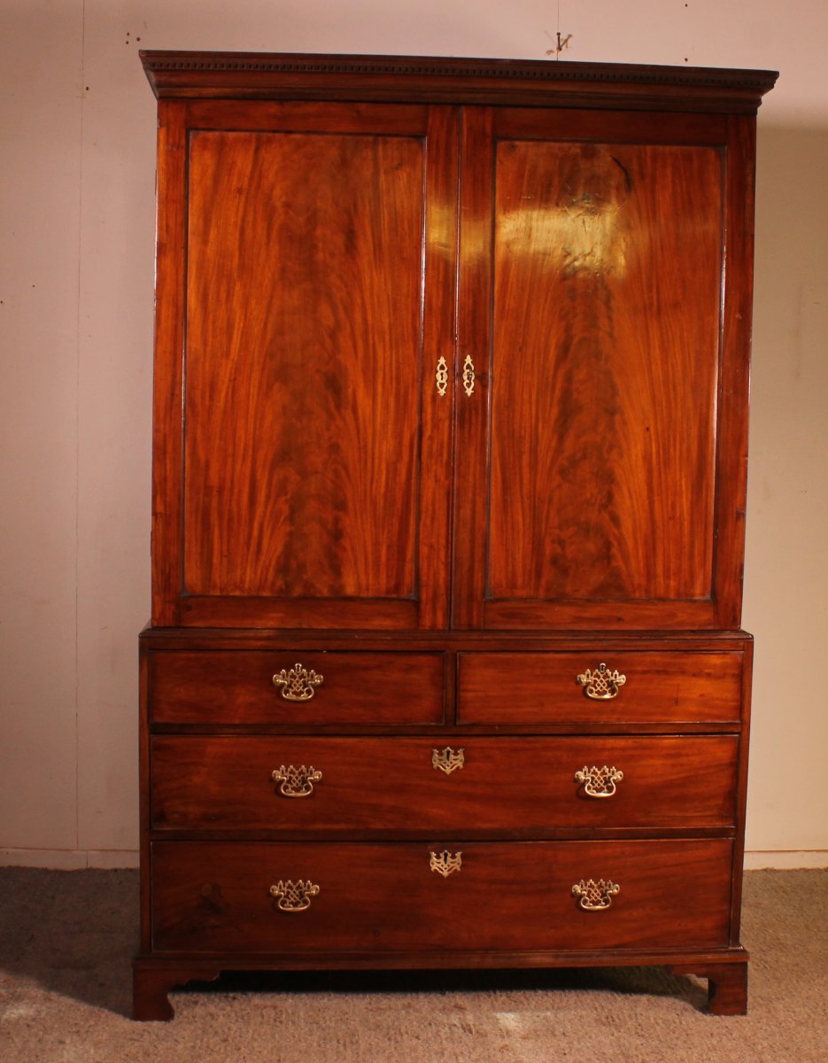 linen press en acajou du 18° siècle