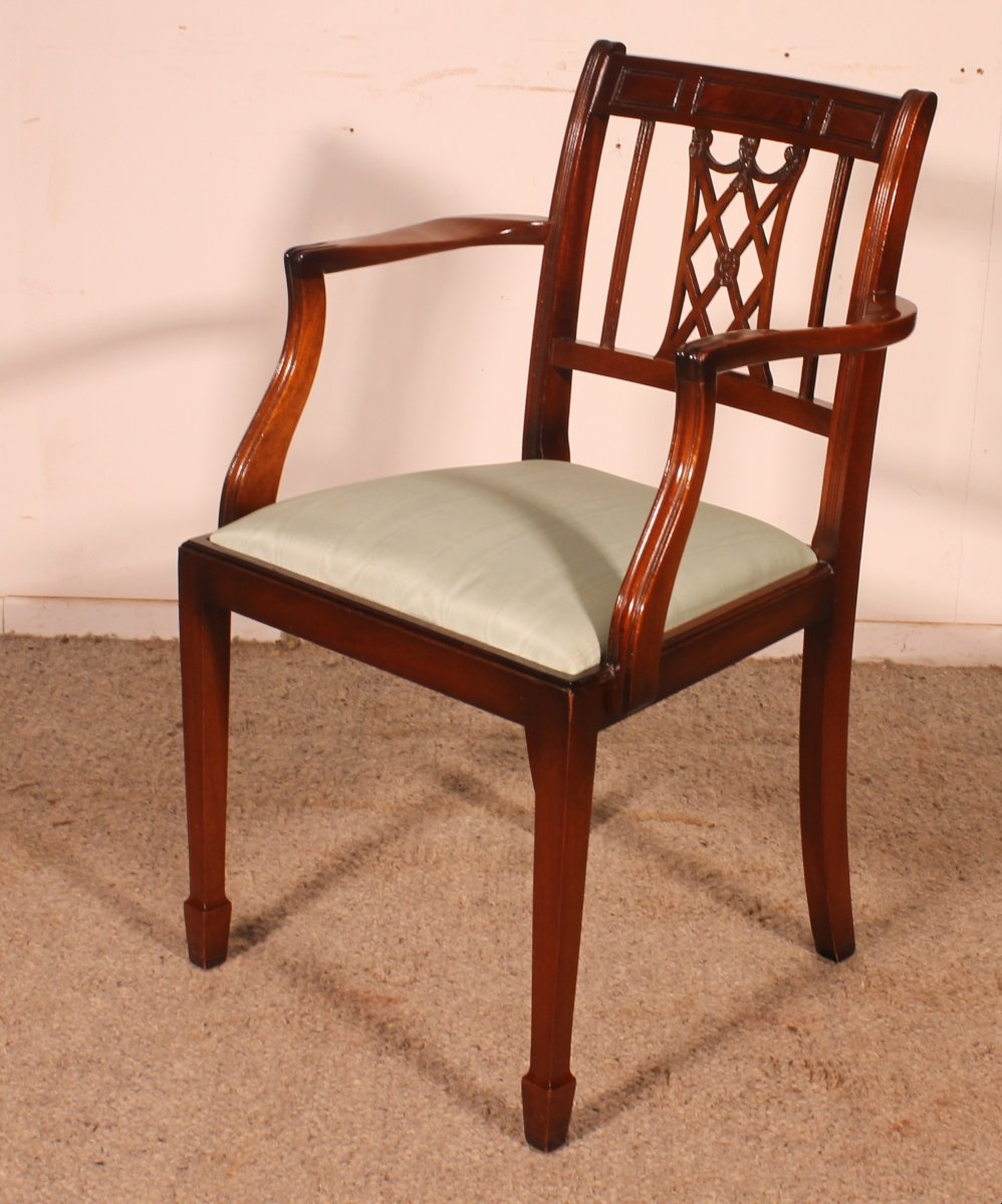 Hepplewhite-style Mahogany Armchair 