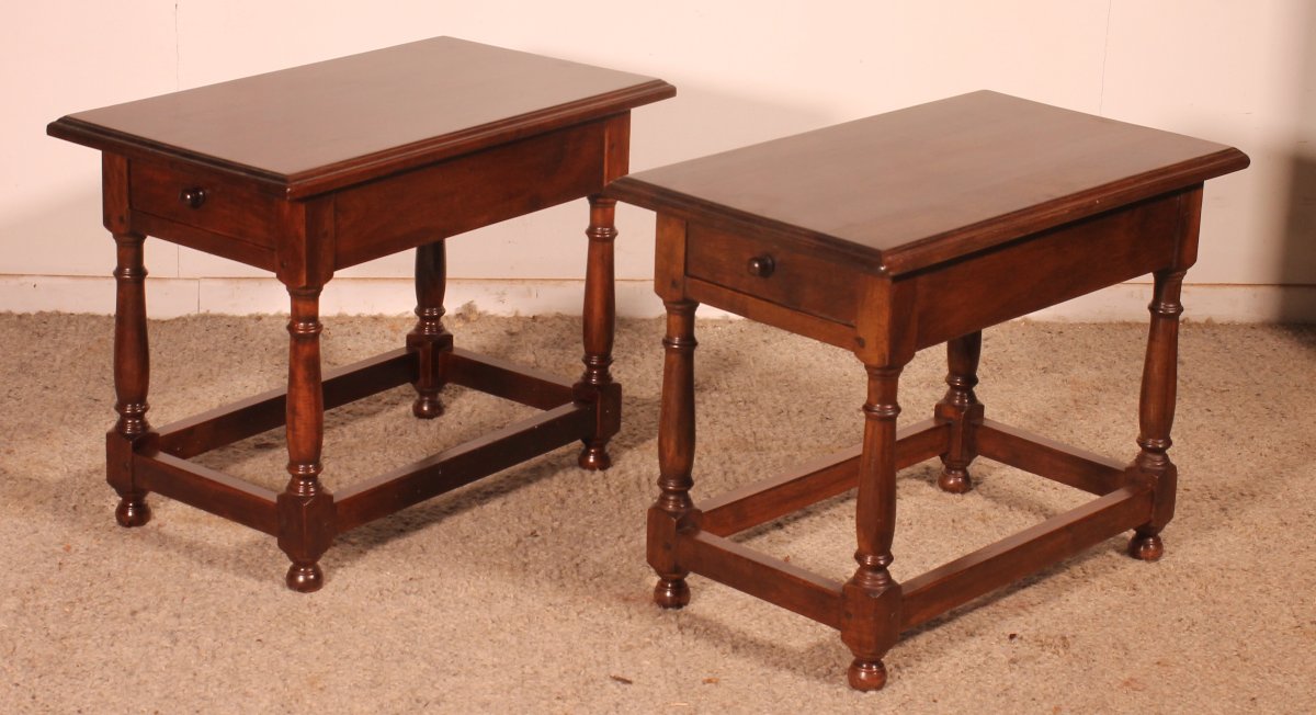 A Pair Of Spanish Walnut Nightstands Or End Tables-photo-4