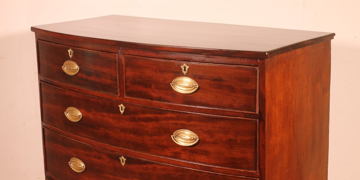 Early 19th-century Mahogany Bowfront Chest Of Drawers-photo-2
