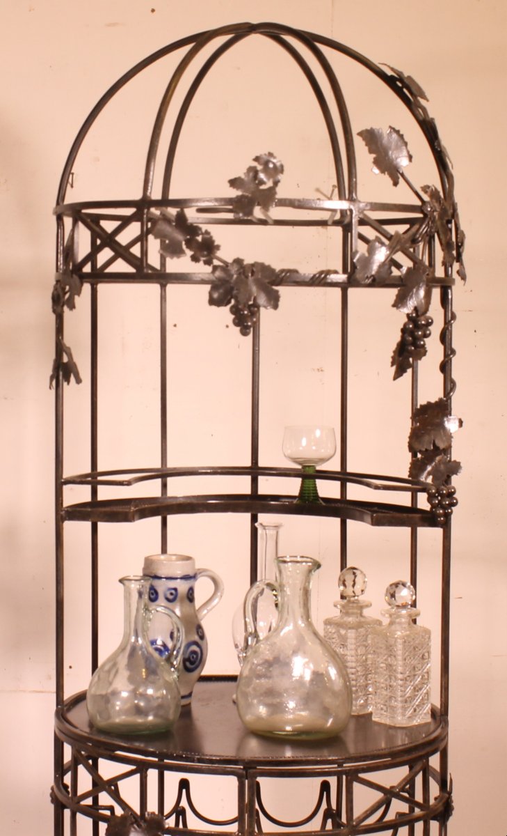 Wrought-iron Bar Decorated With Grape Clusters-photo-2