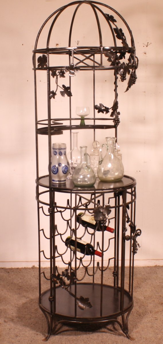 Wrought-iron Bar Decorated With Grape Clusters-photo-8