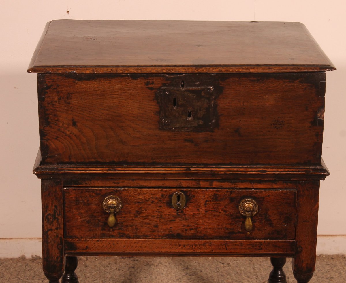 Oak Bible Box With Original Base- 17th Century-photo-2
