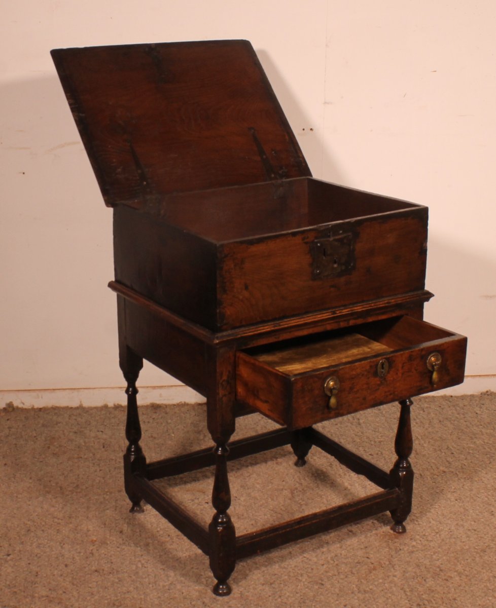 Oak Bible Box With Original Base- 17th Century-photo-1