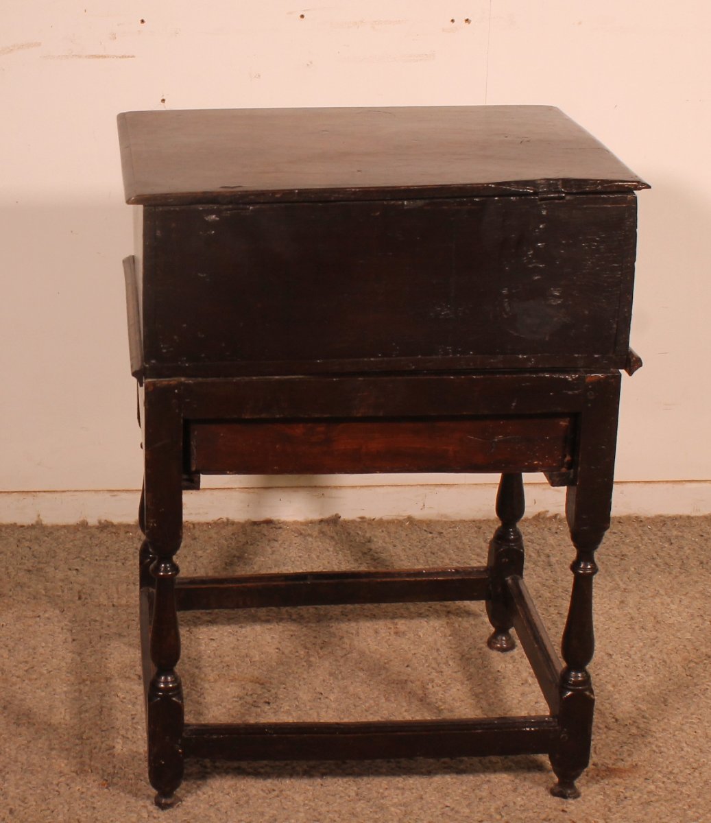 Oak Bible Box With Original Base- 17th Century-photo-3