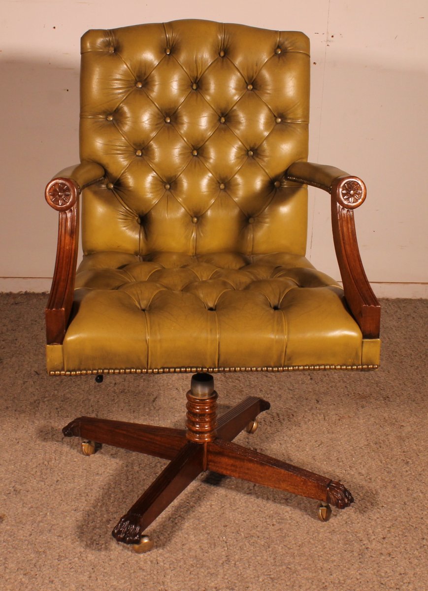 Office Chair Also Known As An Director Swivel Chair In Mahogany And Leather -photo-4
