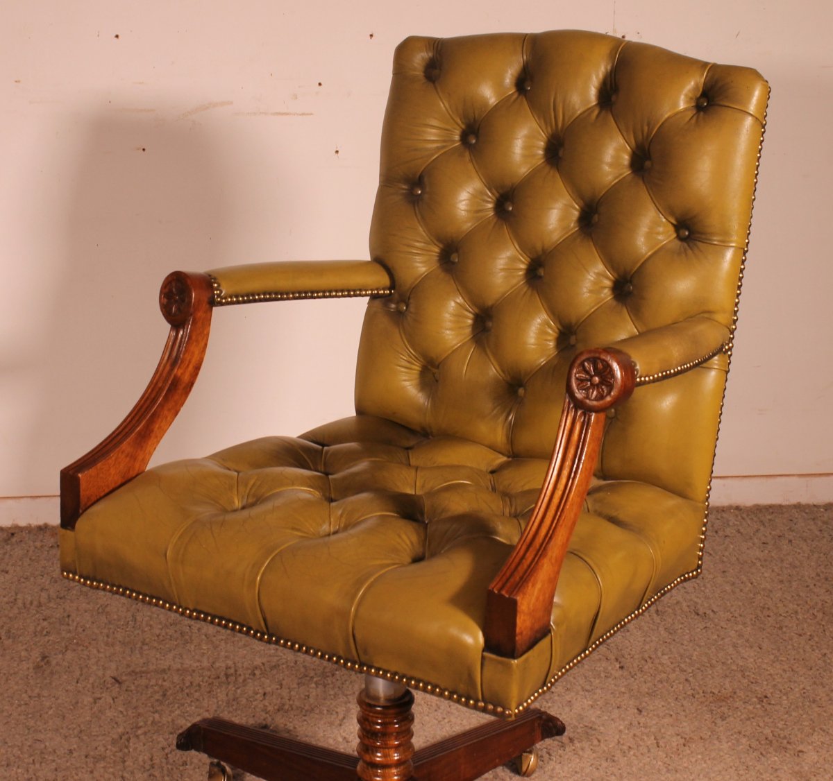 Office Chair Also Known As An Director Swivel Chair In Mahogany And Leather -photo-8