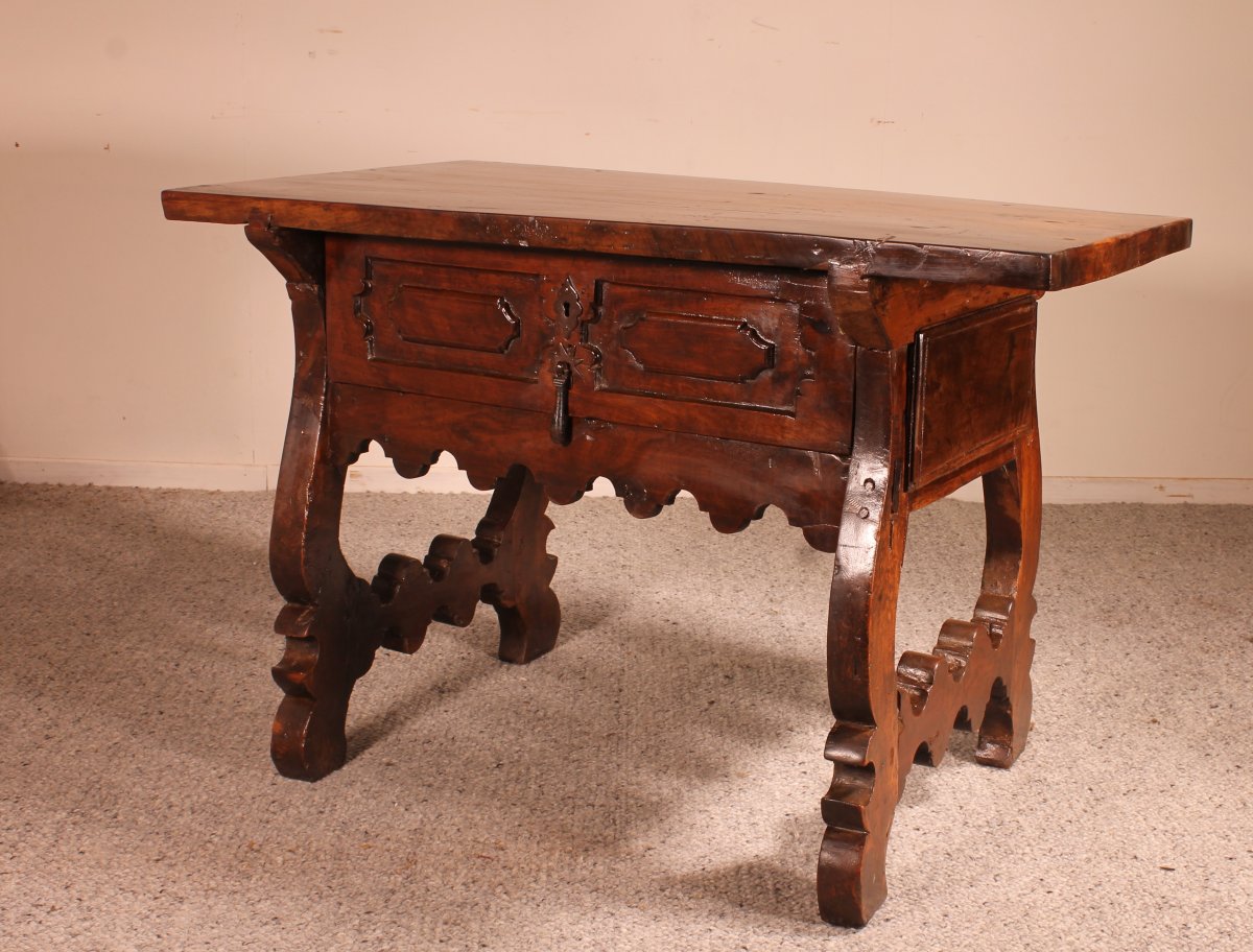 17th Century Spanish Table In Walnut-photo-4