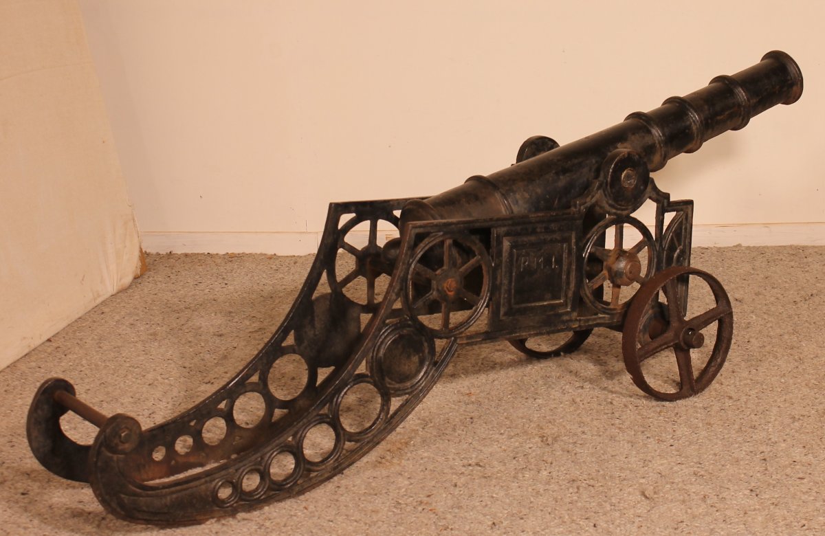 Decorative Cast Iron Cannon From England-photo-1