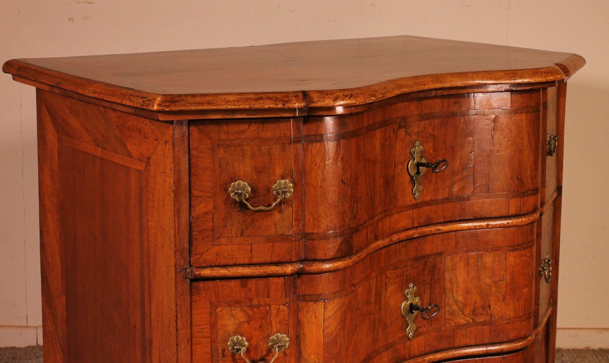 North Of Italy Walnut Commode -18th Century-photo-6