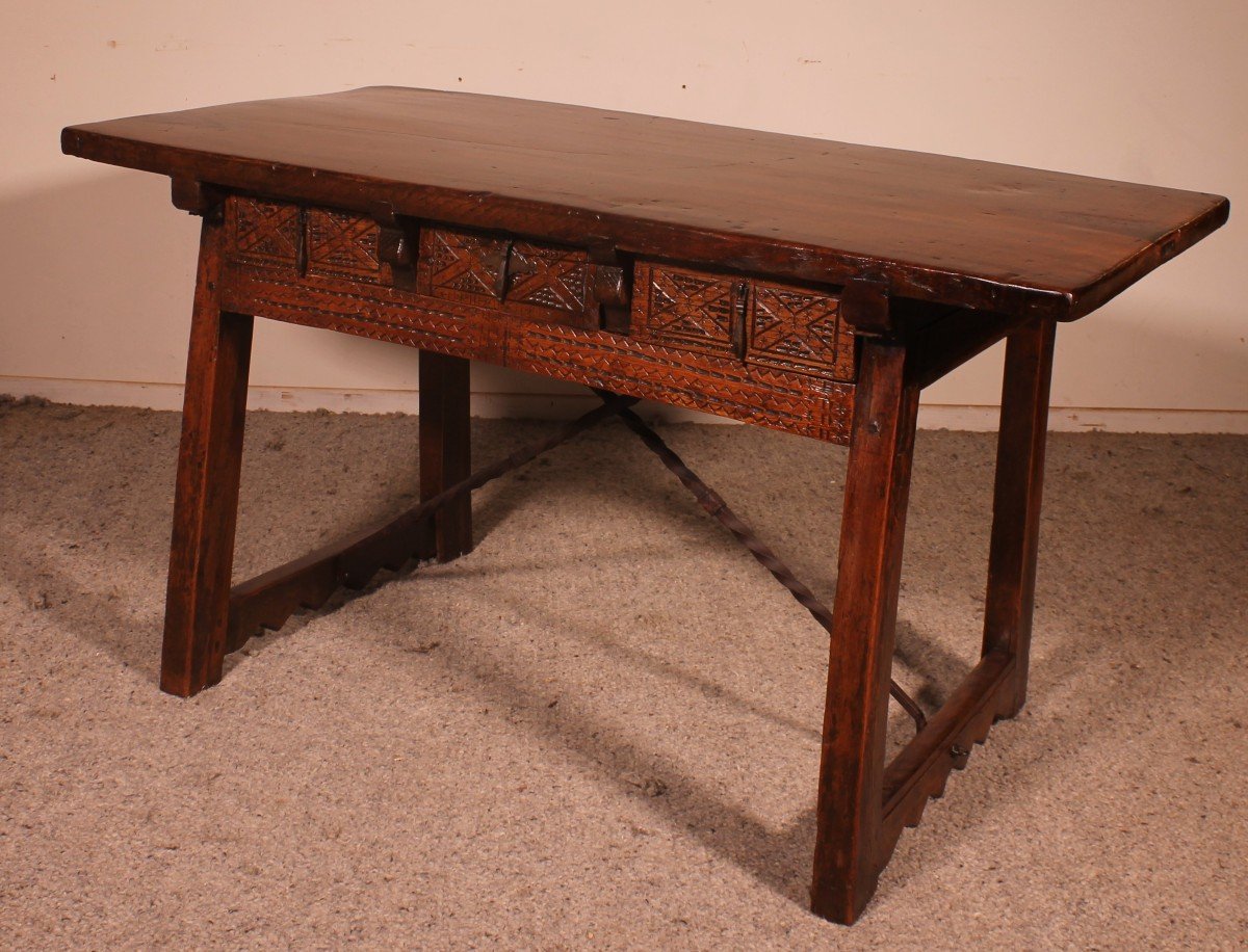 17th Century Spanish Table With Three Drawers In Chestnut-photo-3