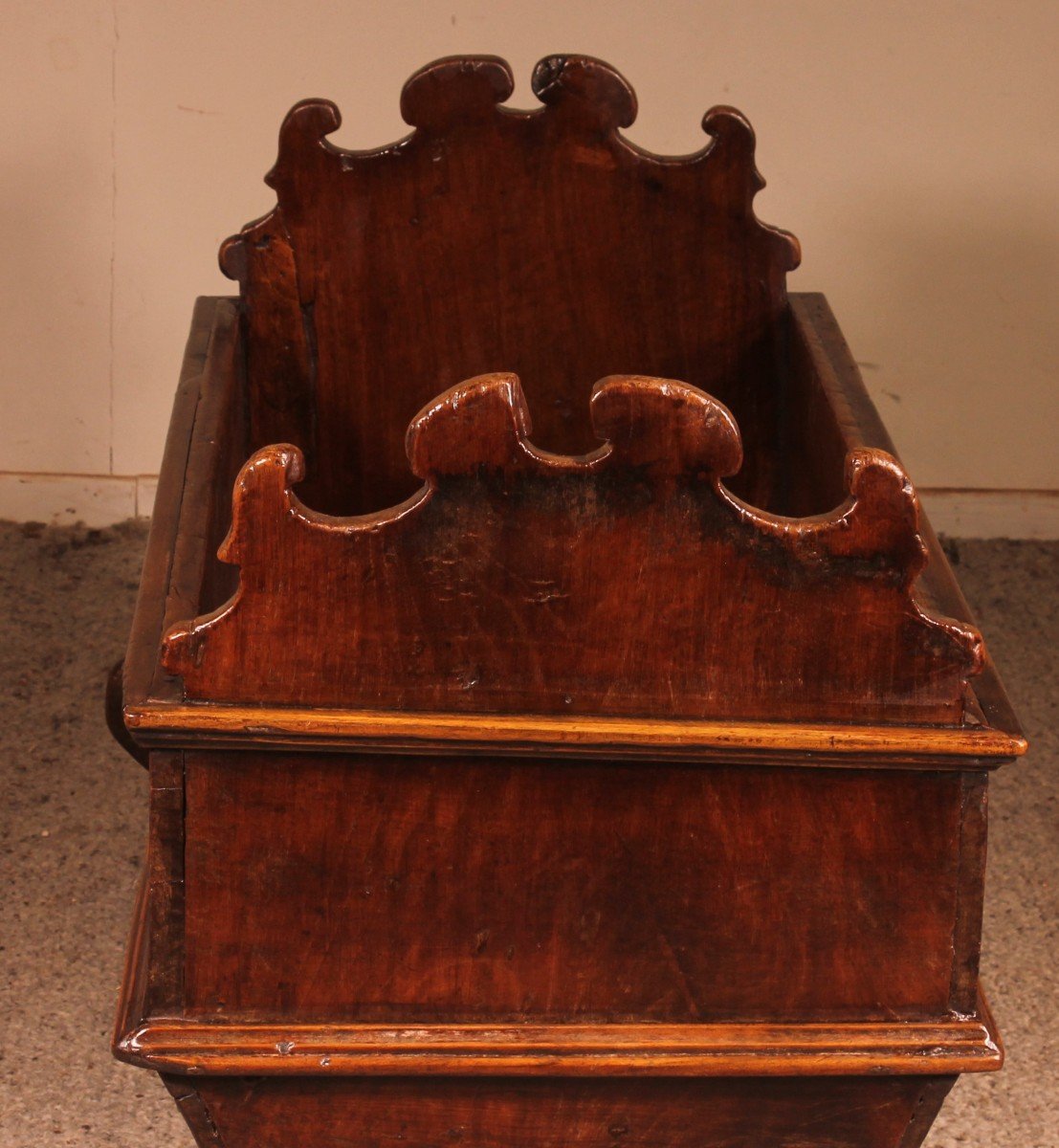 Italian Cradle In Walnut 17 ° Century-photo-1