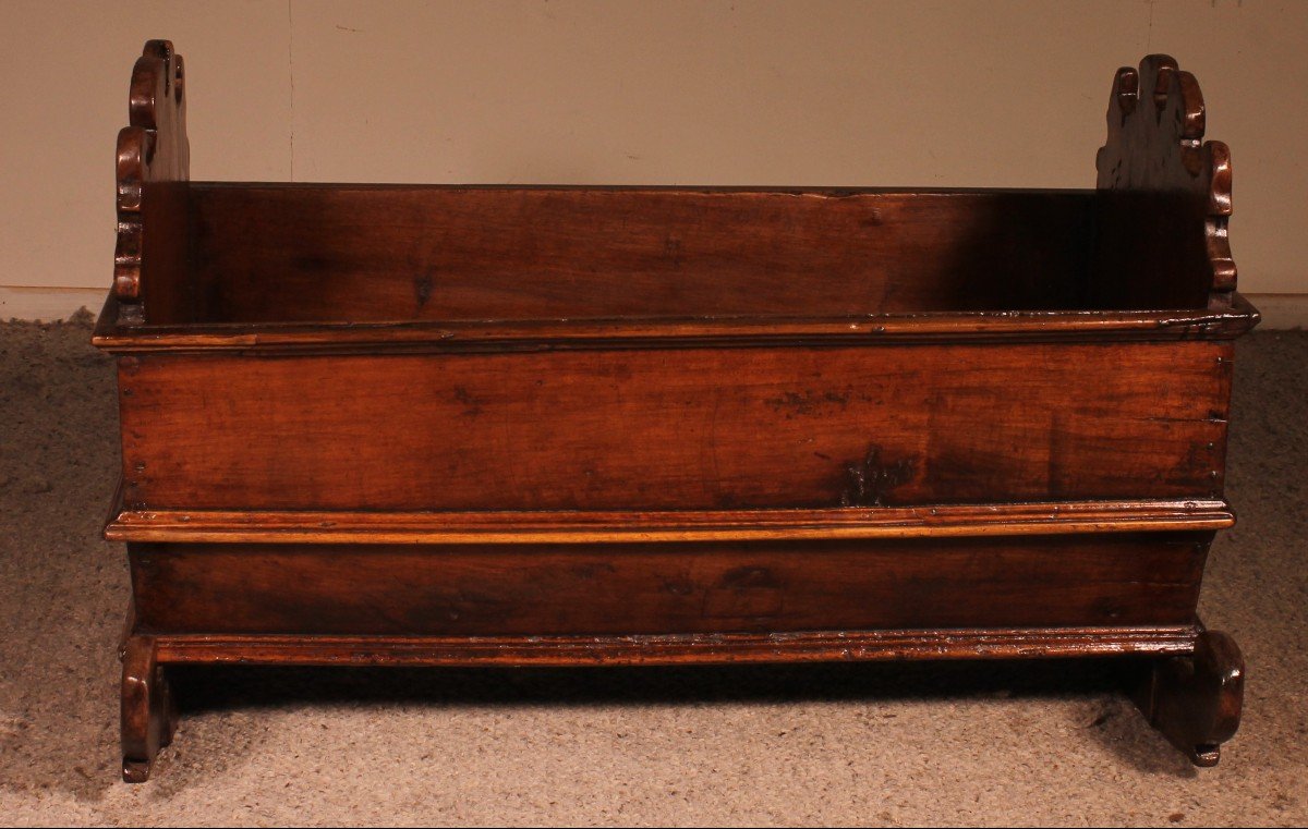 Italian Cradle In Walnut 17 ° Century-photo-3