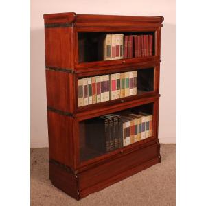 Globe Wernicke  Bookcase In Mahogany Of 3 Elements