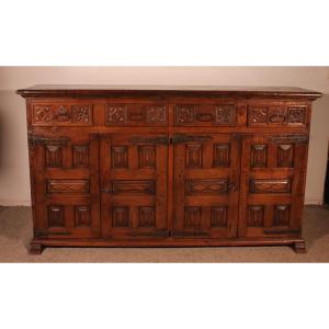 Spanish Renaissance Walnut Sideboard/buffet - 17th Century