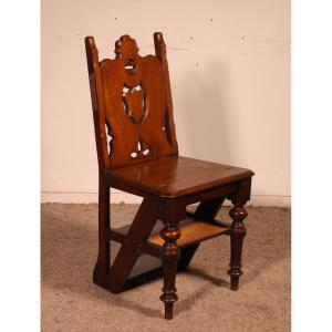 chaise escabeau néogothique -19° siècle en chêne
