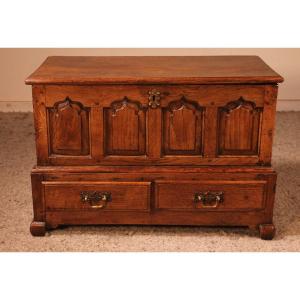 Small English Chest In Oak  From The 18th Century