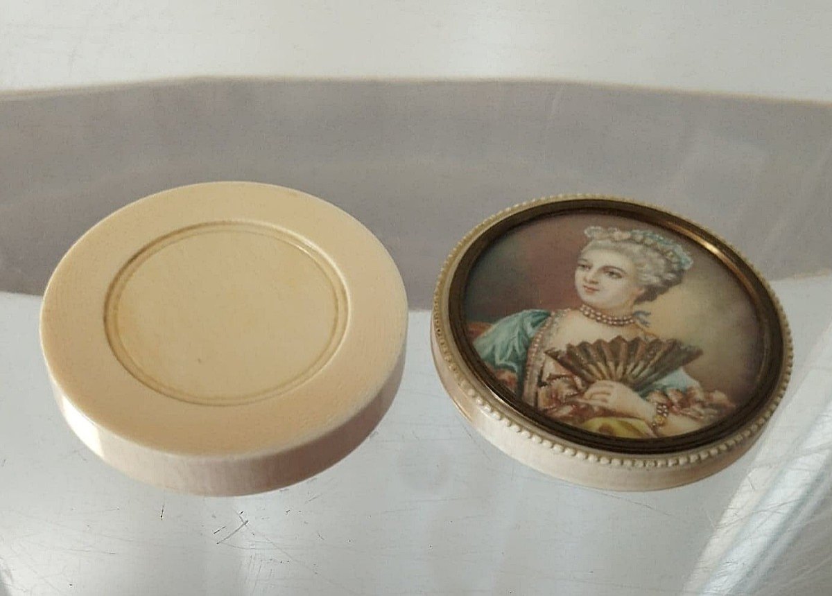 Ivory Box Decorated With A Painted Miniature Signed H. Moret-photo-2