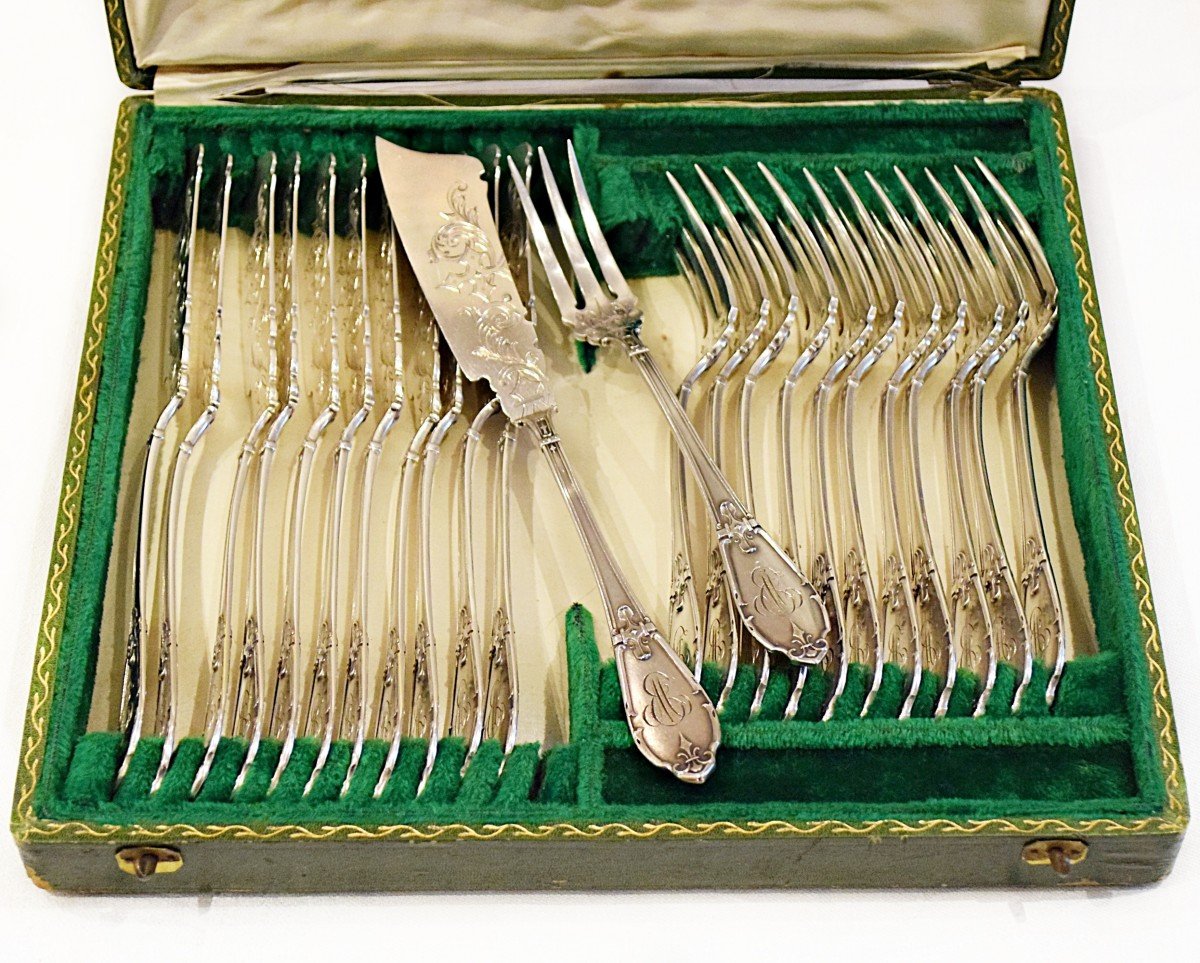 Pagé Frères Fish Cutlery In Solid Silver Minerve 1st Title With Engraved Decorations