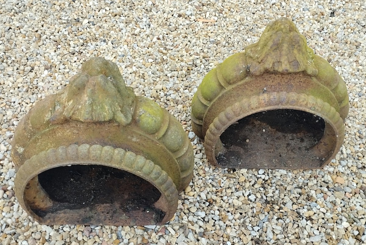 Pair Of 19th-century Cast Iron Gutter Receptacles With Lion Heads. Water Boxes. -photo-4