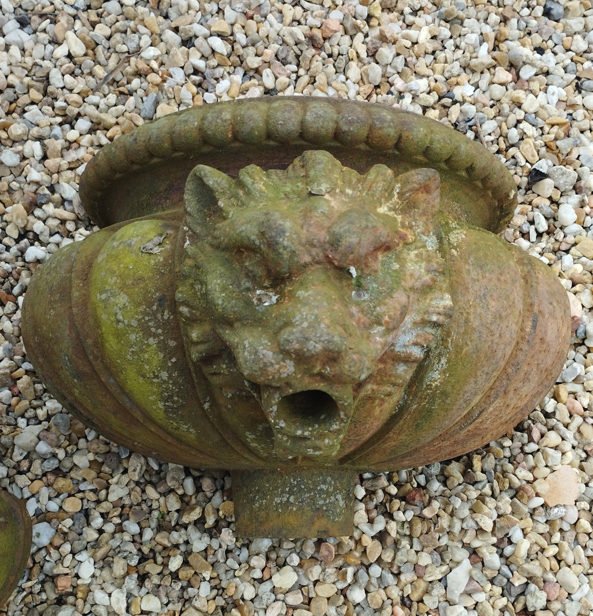 Pair Of 19th-century Cast Iron Gutter Receptacles With Lion Heads. Water Boxes. -photo-2