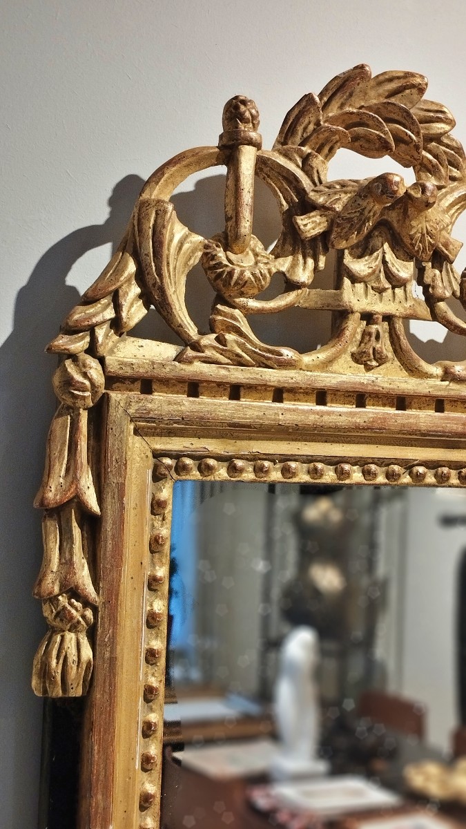 Petit miroir de style Louis XVI en bois doré Allégorie de l'amour Début XXème -photo-4