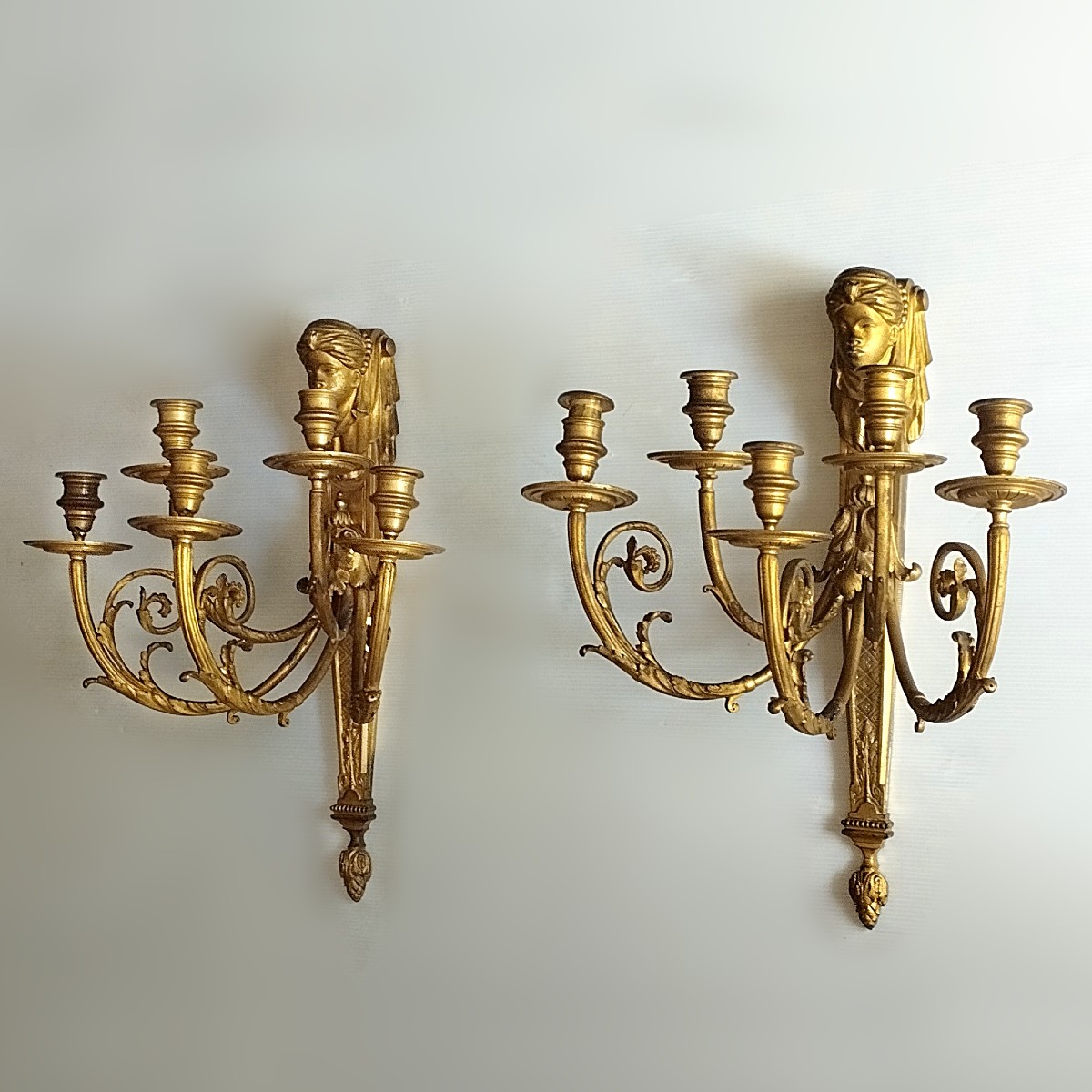 Importante paire d'appliques en bronze doré aux Nubiennes Second Empire à cinq bras de lumière-photo-6