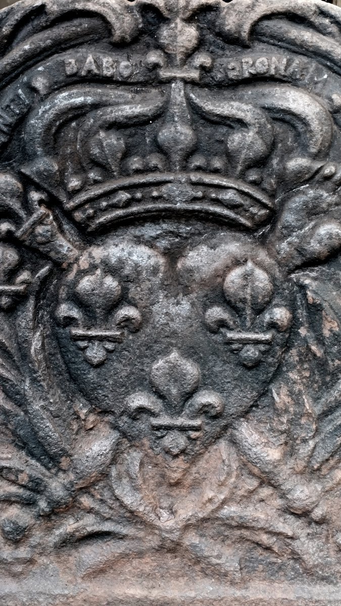 18th-century Mantelpiece Plaque Featuring Monarchical And Religious Emblems-photo-3