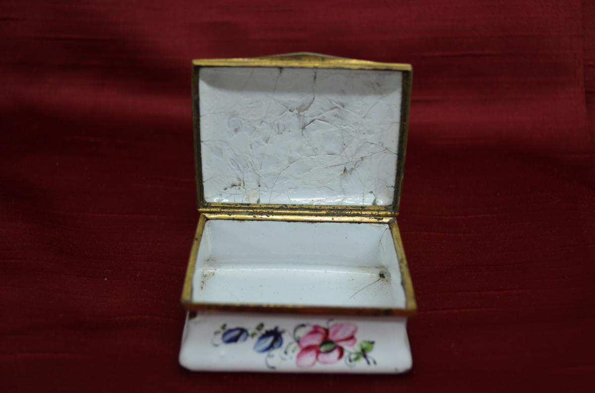 Enamel Pill Box Painted Eighteenth-photo-2