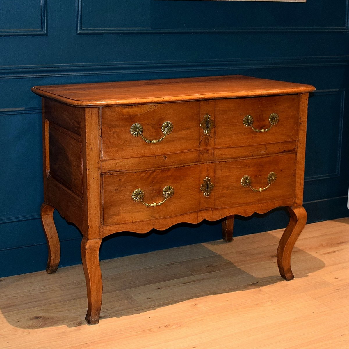 Commode grenobloise en arbal&egrave;te XVIII&egrave;me 