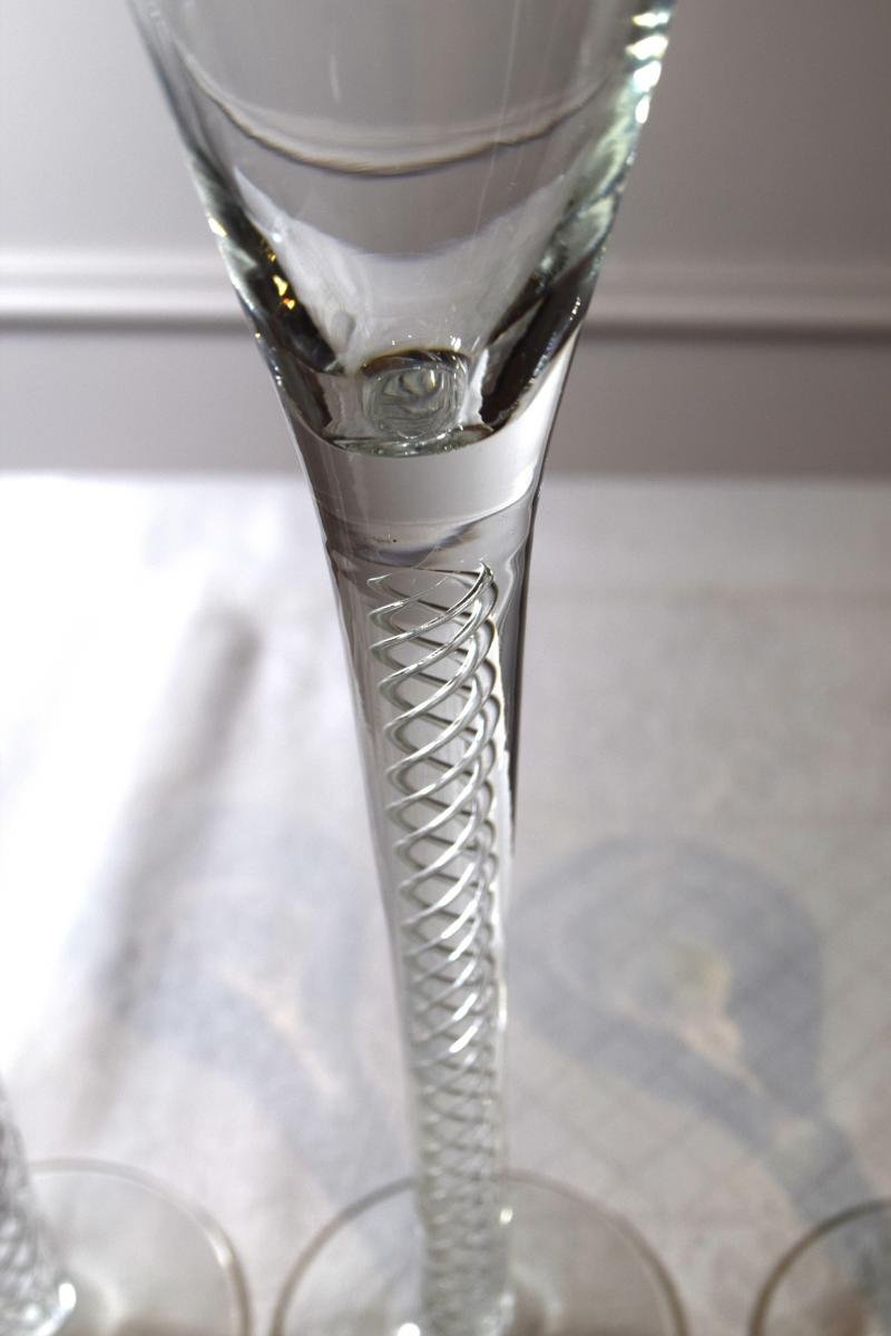 Suite de quatre verres twist en cristal XVIIIème-photo-4