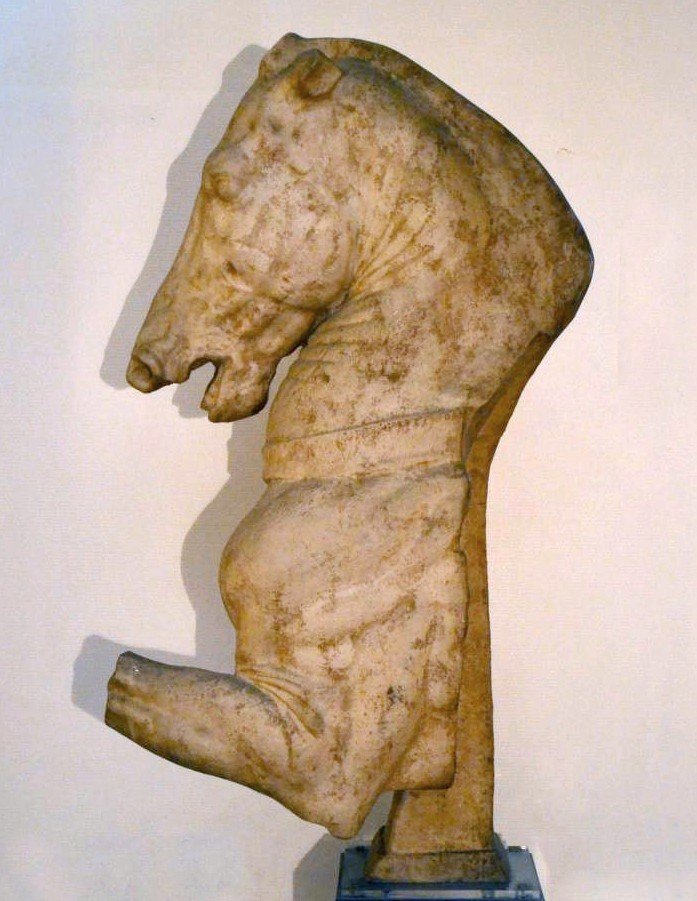 Great Horse Sculpture In Twentieth Resin-photo-4