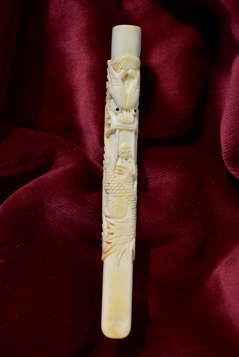 Carved Ivory Cigarette Holder Japan Circa 1900-photo-1