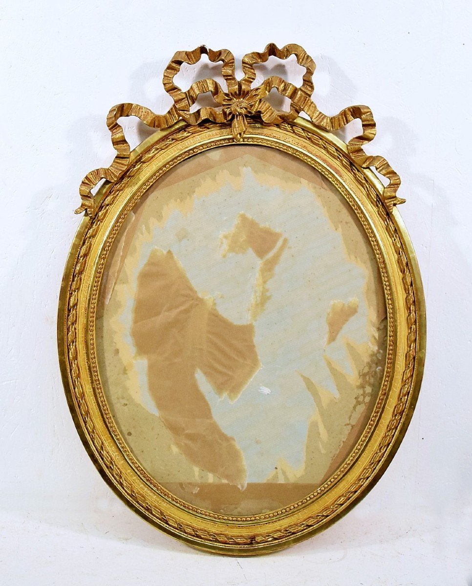 Louis XVI Style Oval Frame