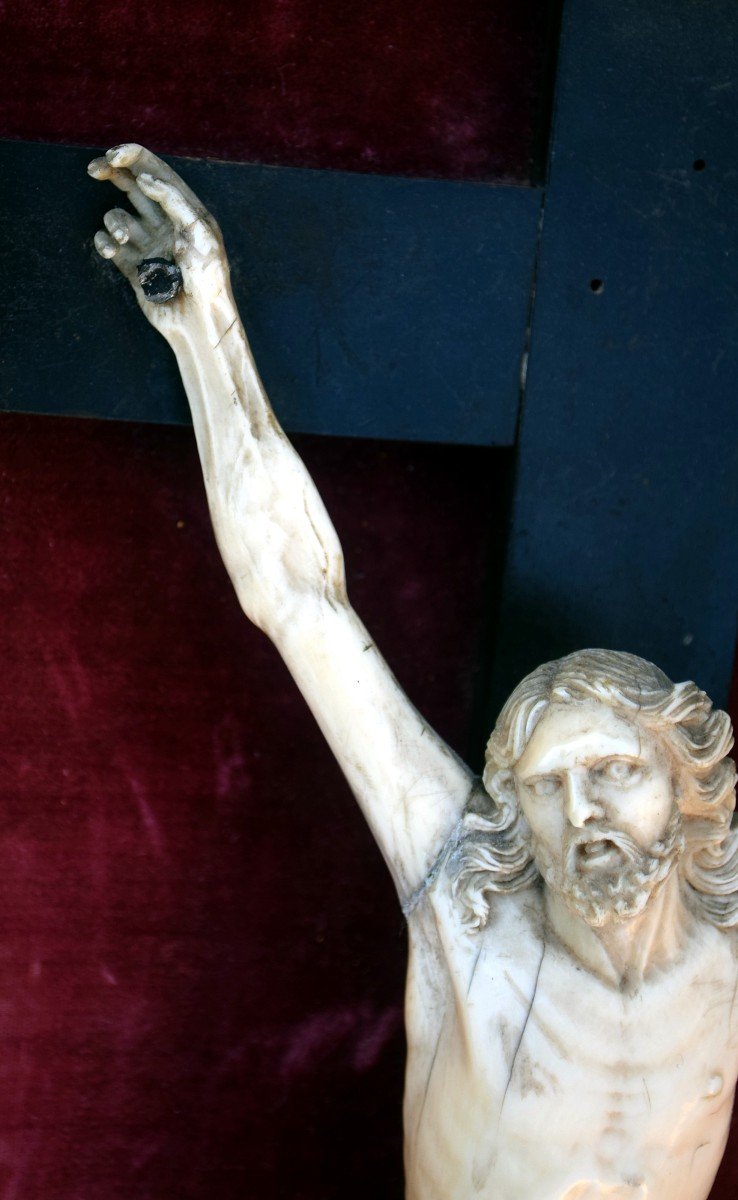 Crucifix d'alcôve Christ en ivoire Bouche ouverte XVIIIème-photo-3