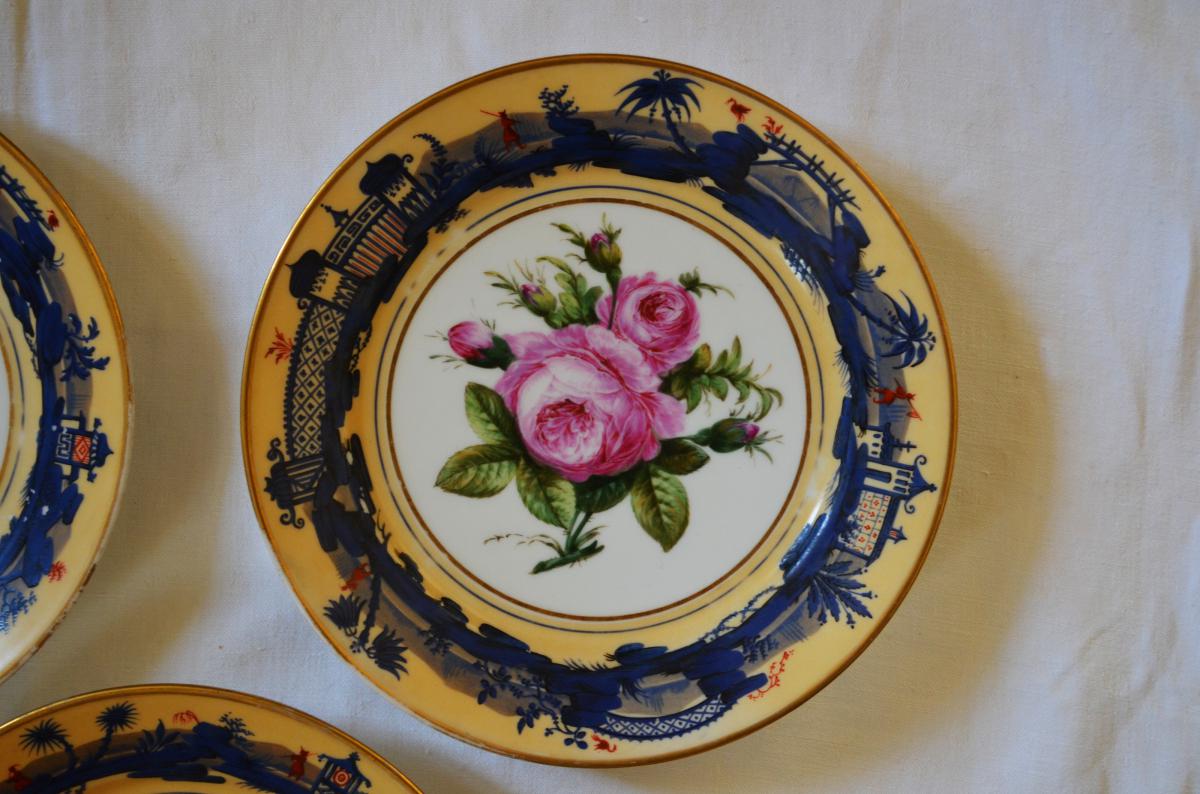 Suite De Trois Assiettes En Porcelaine De Paris, Epoque Restauration -photo-2